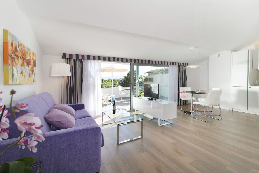 atico vista piscina apartamentos can denga