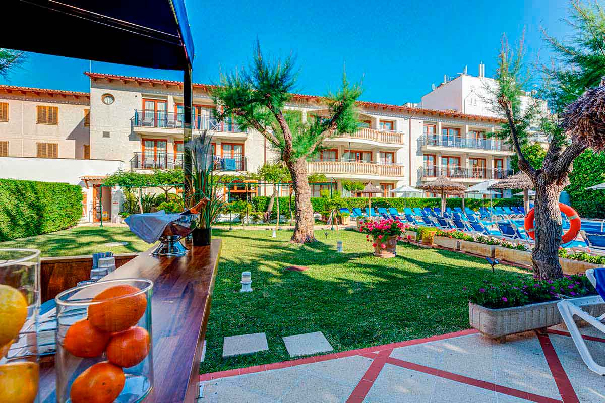 bar piscina apartamentos maricel miramar mallorca collection bar piscina apartamentos maricel miramar mallorca collection